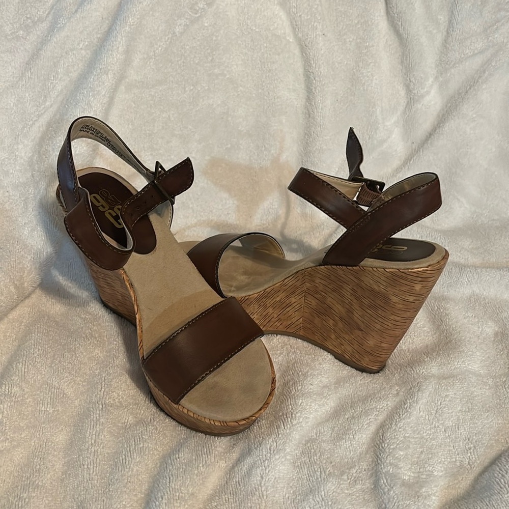 9&co. Brown wedges heel sandals